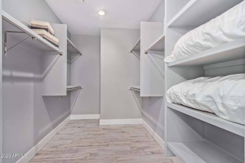 26 - Osborn Master Closet