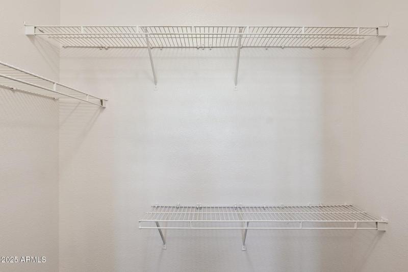 16-web-or-mls-7009-e-acoma-dr-1137