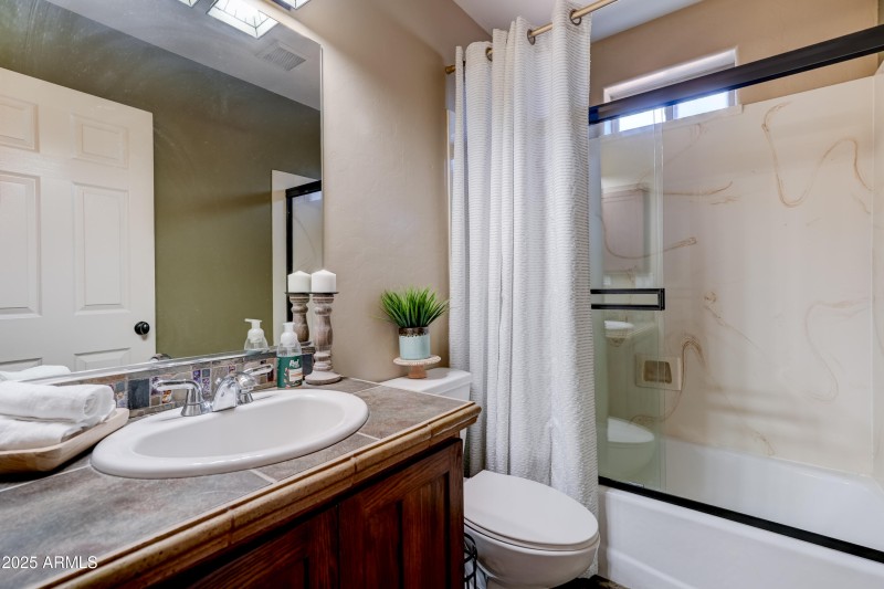 Guest Bathroom 2