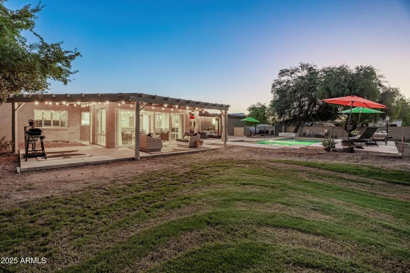 6504 W Corrine Dr (twilight)-42