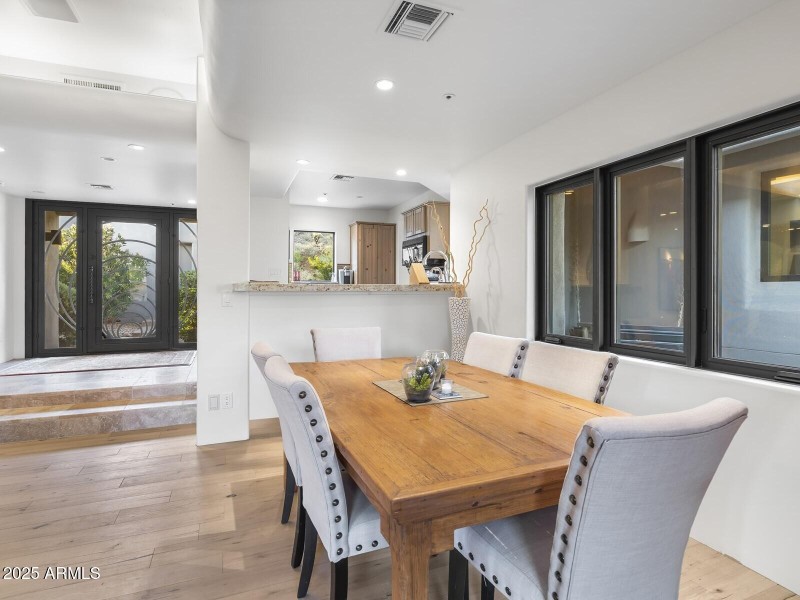 118_Guest House Dining