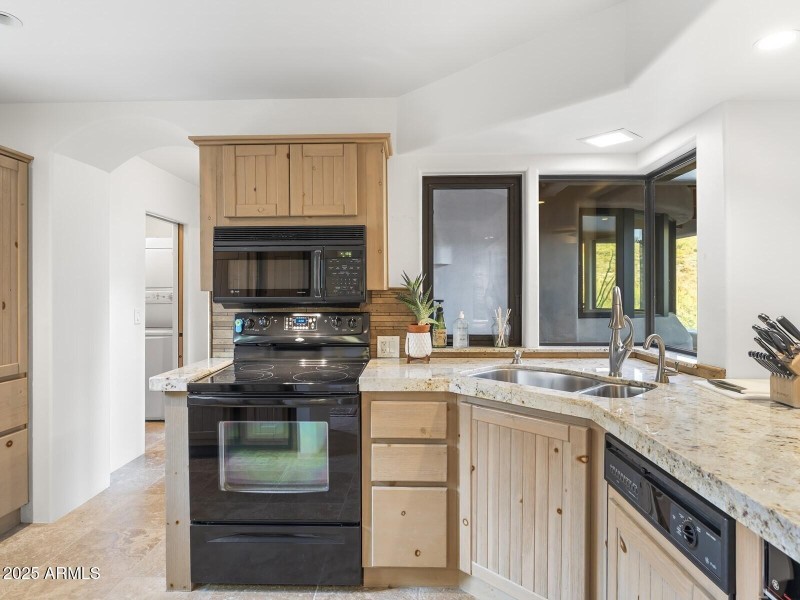 119_Guest House Kitchen