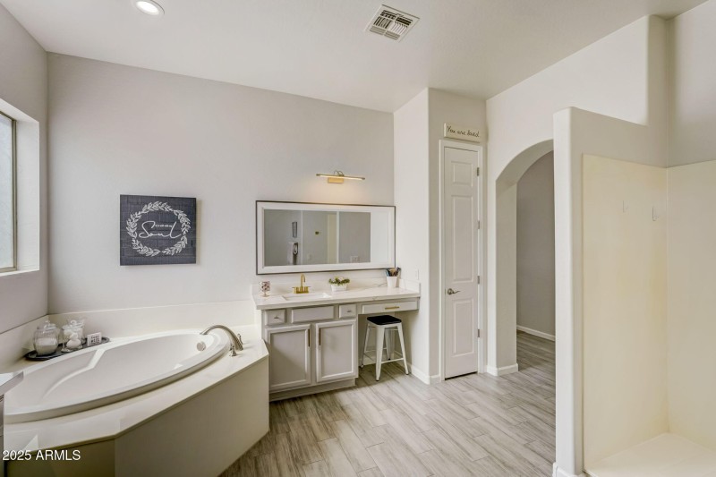 32-web-or-mls-W Durango St-030