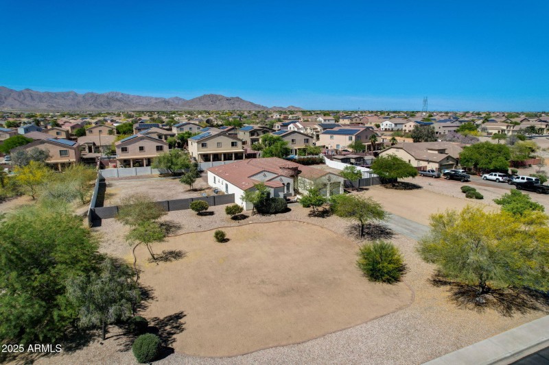 56-web-or-mls-W Durango St-054