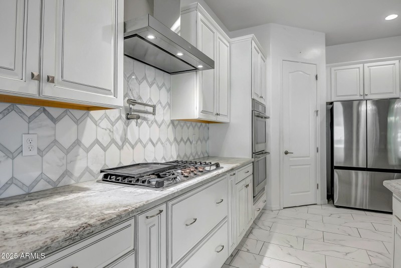 BEAUTIFUL COOK SPACE