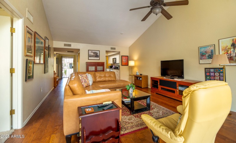 629 E Jeffrey Ave (11)