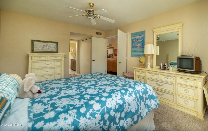 629 E Jeffrey Ave (18)