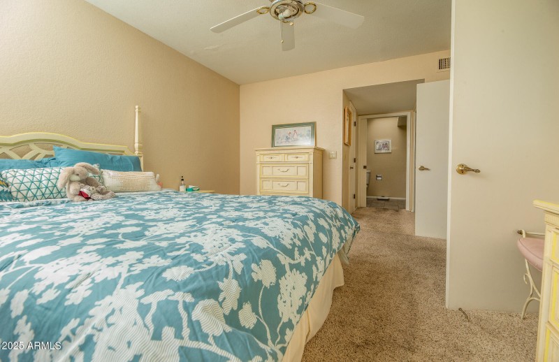 629 E Jeffrey Ave (19)