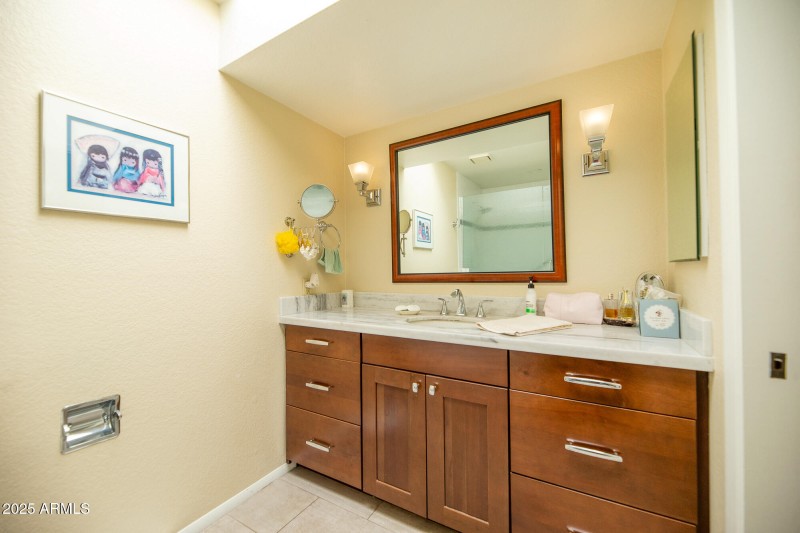 629 E Jeffrey Ave (24)