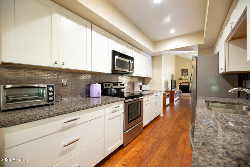 629 E Jeffrey Ave (36)