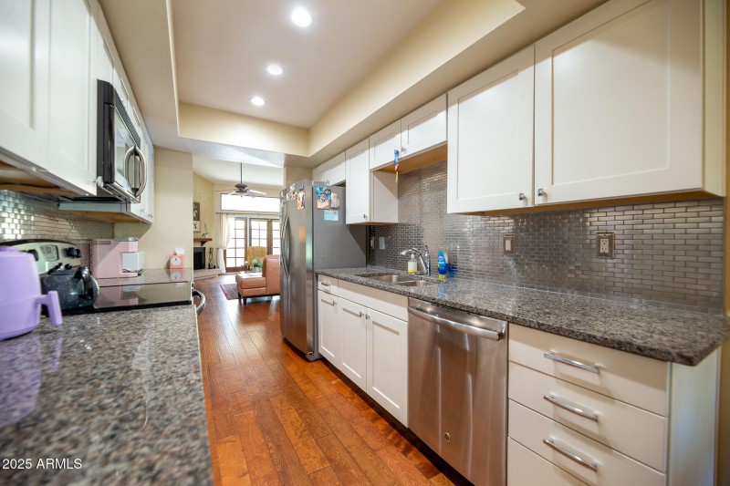 629 E Jeffrey Ave (37)