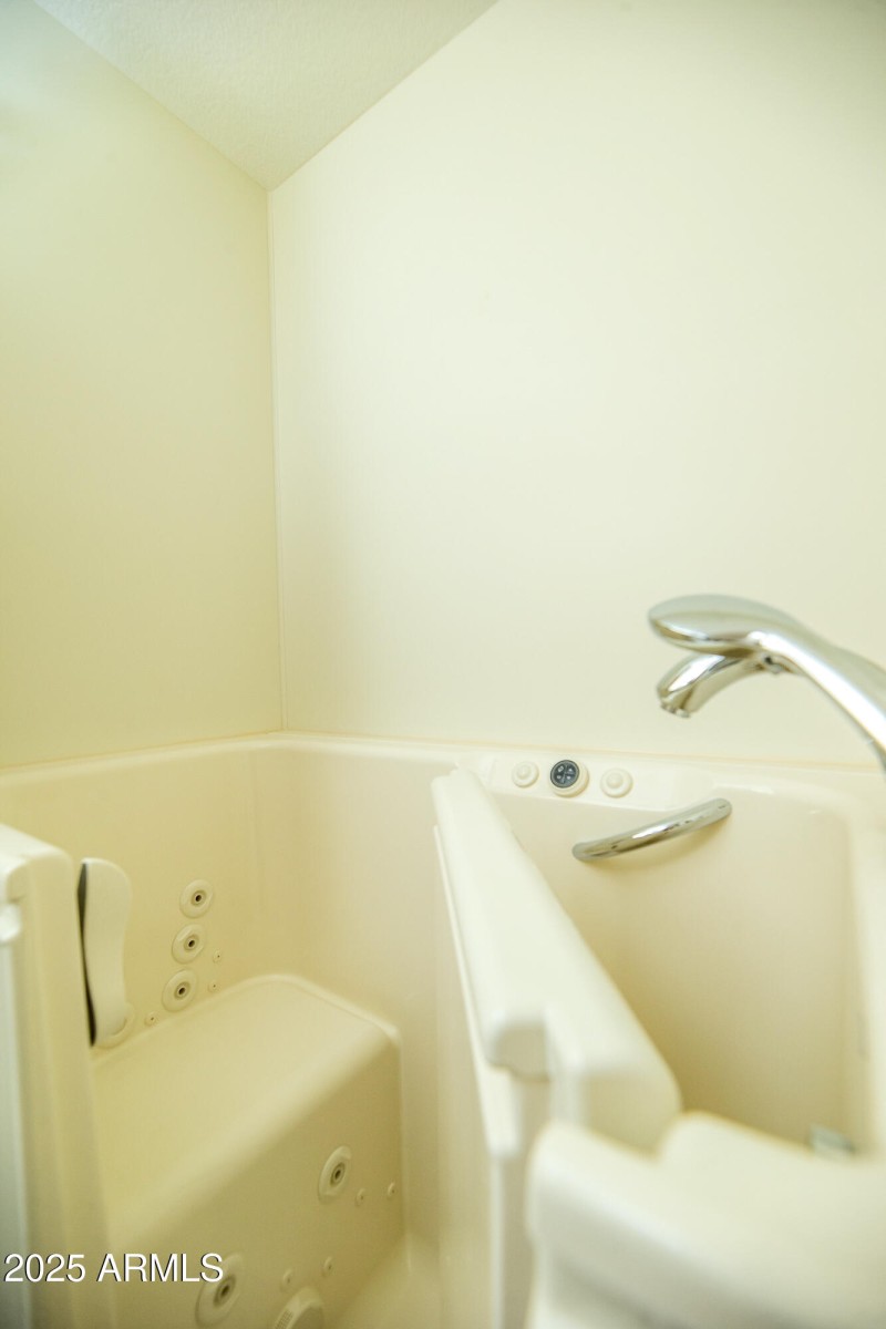 629 E Jeffrey Ave (44)