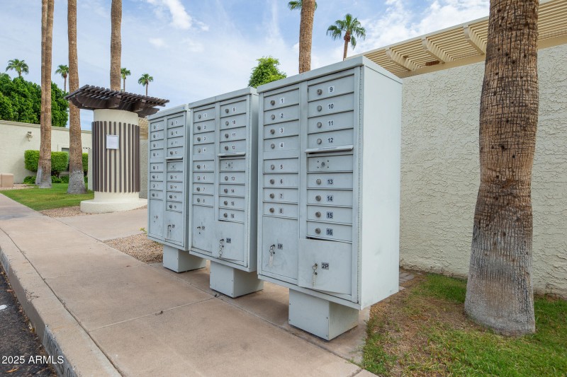 629 E Jeffrey Ave (46)