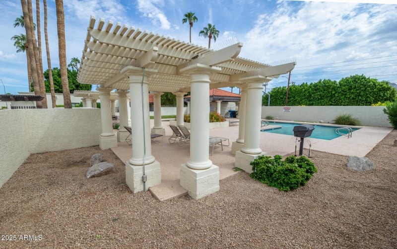 629 E Jeffrey Ave (49)