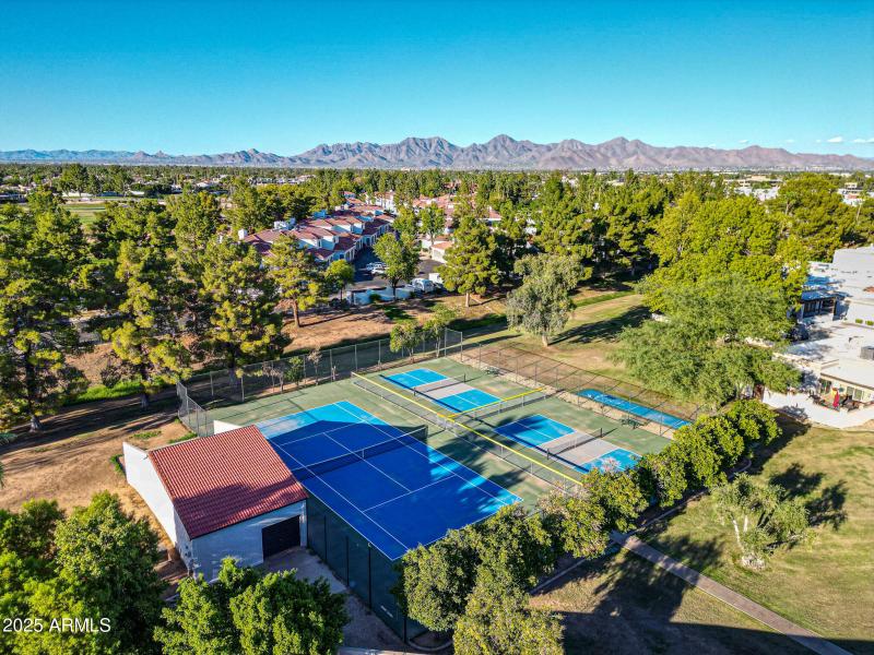 Pickleball & Tennis Courts