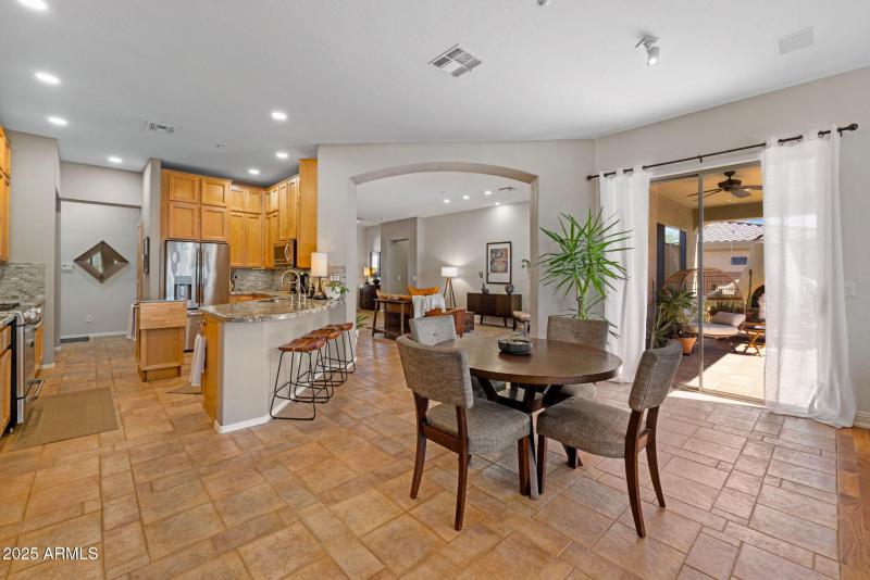 41646 N EMERALD LAKE DR