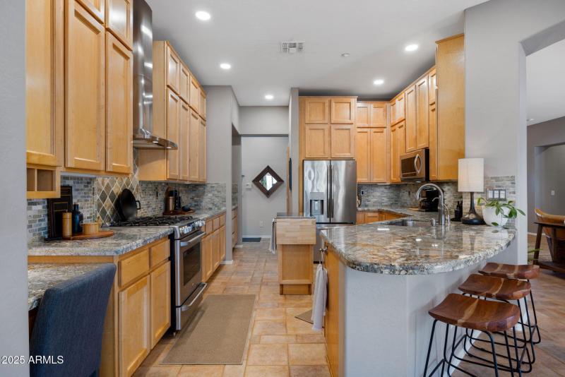 41646 N EMERALD LAKE DR