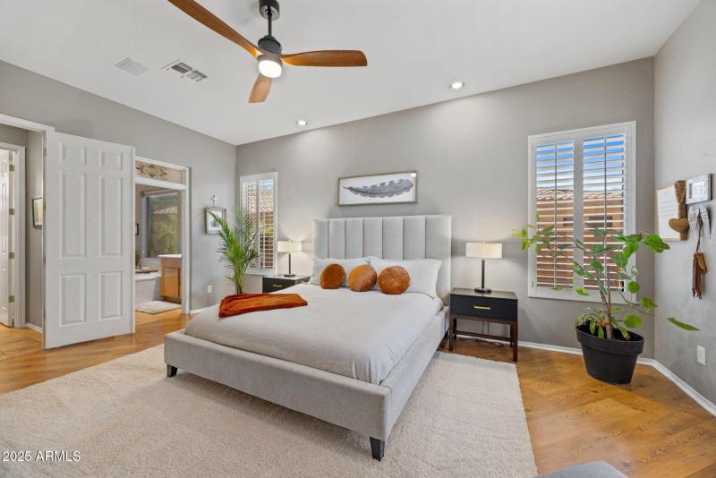 41646 N EMERALD LAKE DR