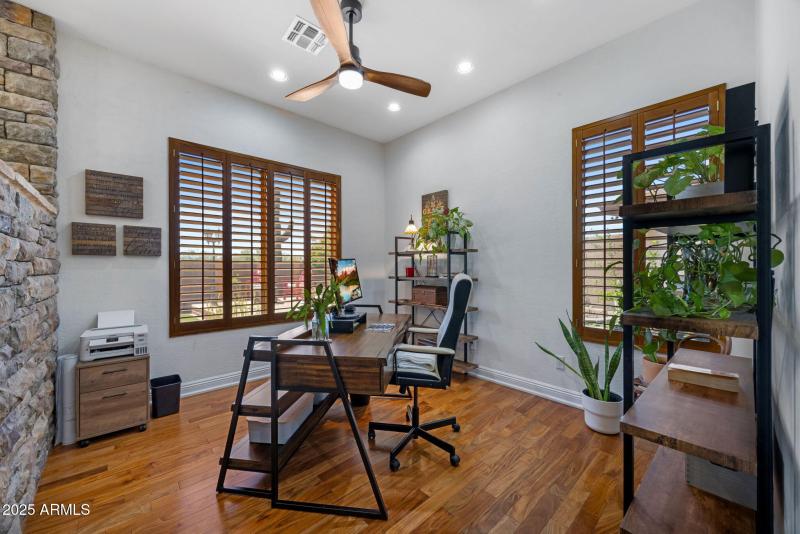 41646 N EMERALD LAKE DR