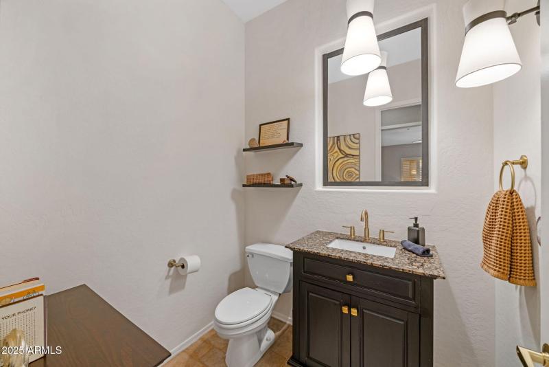 41646 N EMERALD LAKE DR