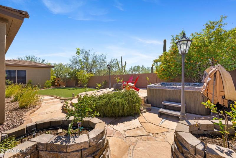 41646 N EMERALD LAKE DR