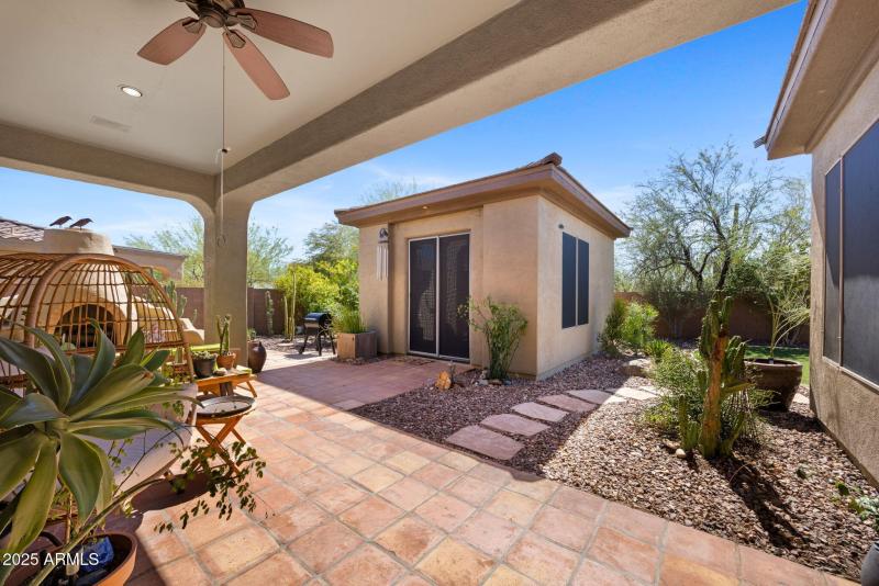 41646 N EMERALD LAKE DR