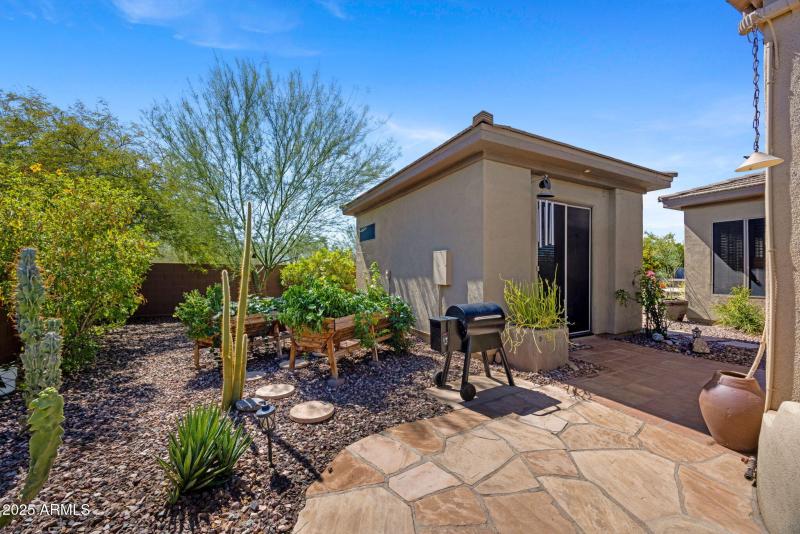 41646 N EMERALD LAKE DR