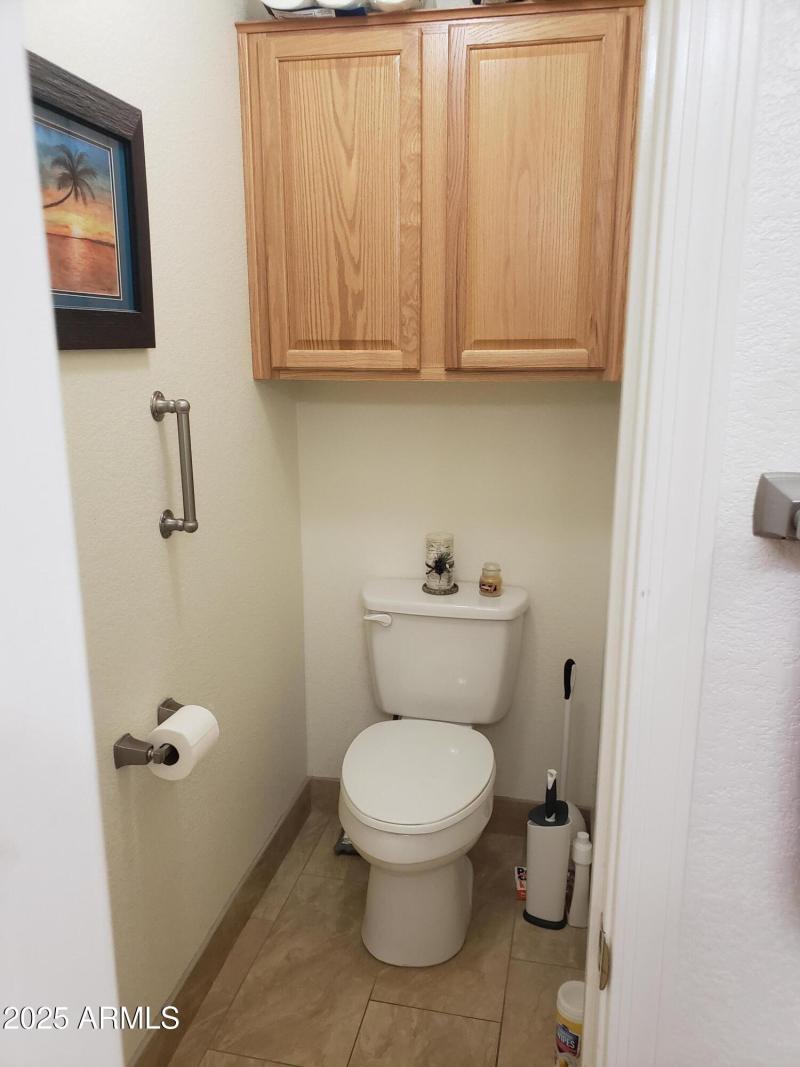 Skyline.MstrToiletRm