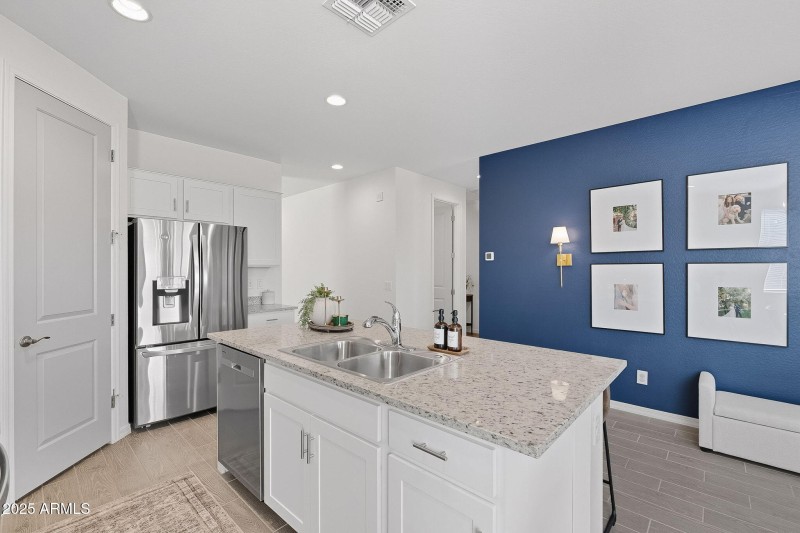 25-web-or-mls-Unity-25