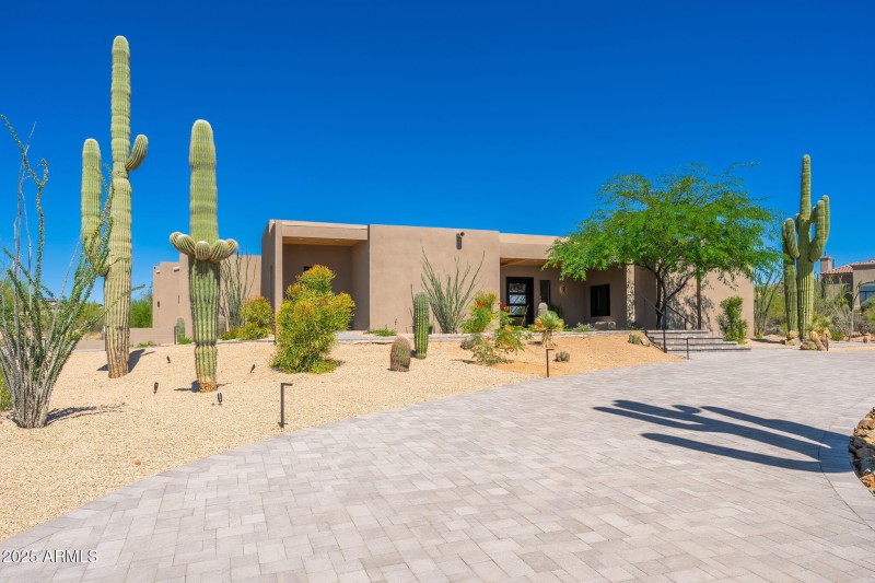 10160 E Saddle Horn Trl