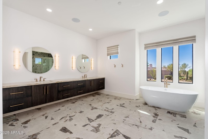 10160 E Saddle Horn Trl