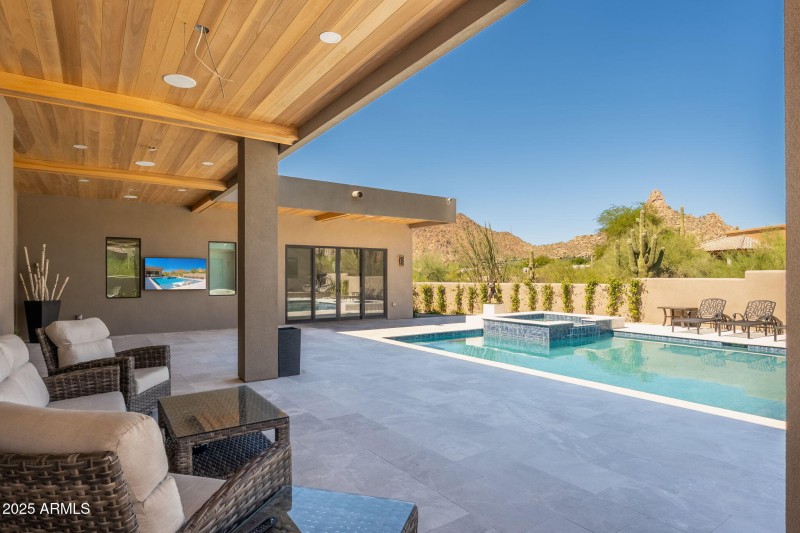 10160 E Saddle Horn Trl