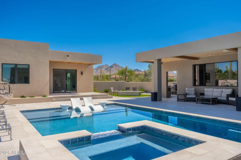 10160 E Saddle Horn Trl