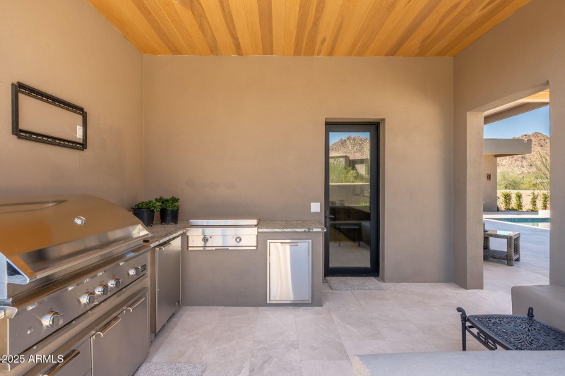 10160 E Saddle Horn Trl