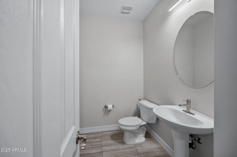 2423 N Beverly Pl-23