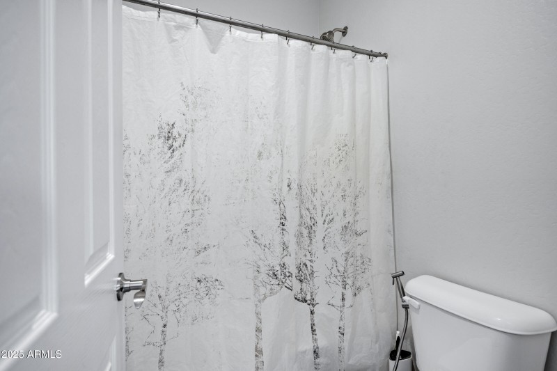 2423 N Beverly Pl-39