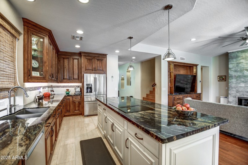 Kitchen 12