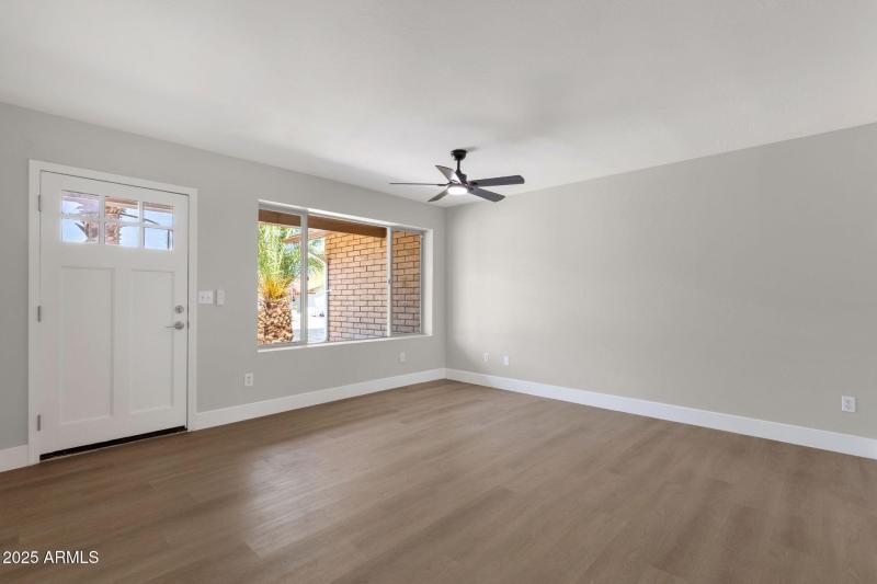 6-web-or-mls-4309-e-alta-mesa-ave