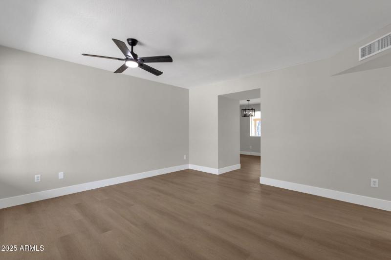 8-web-or-mls-4309-e-alta-mesa-ave