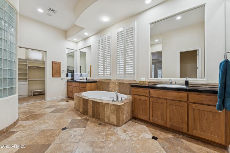 024-primary-bathroom