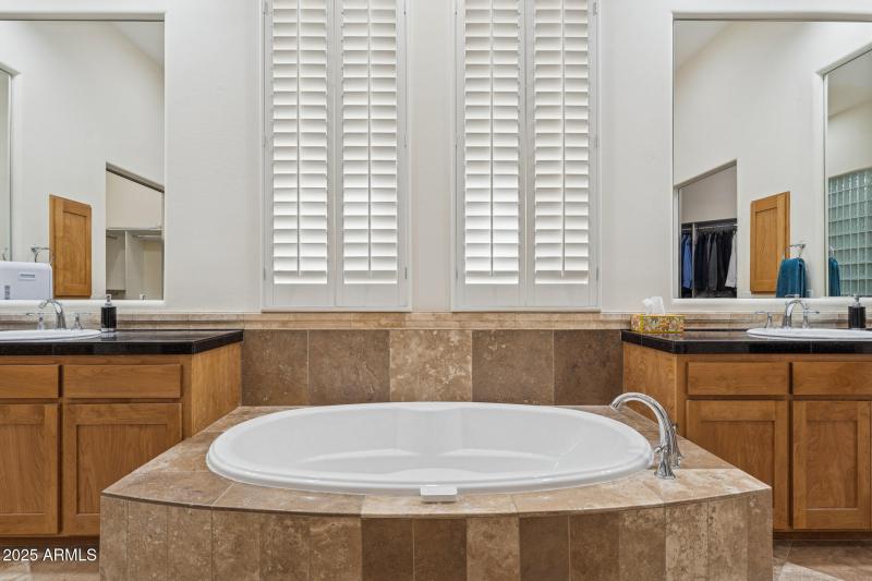 026-primary-bathroom