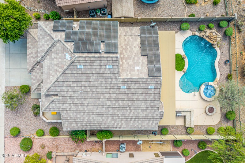 Slor and pool view