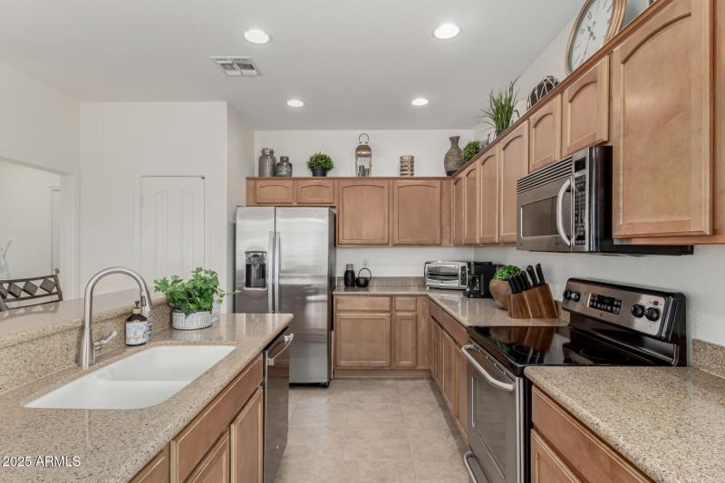 08 Stainless Steel Appliances