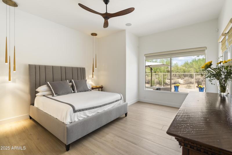Primary bedroom & sitting area