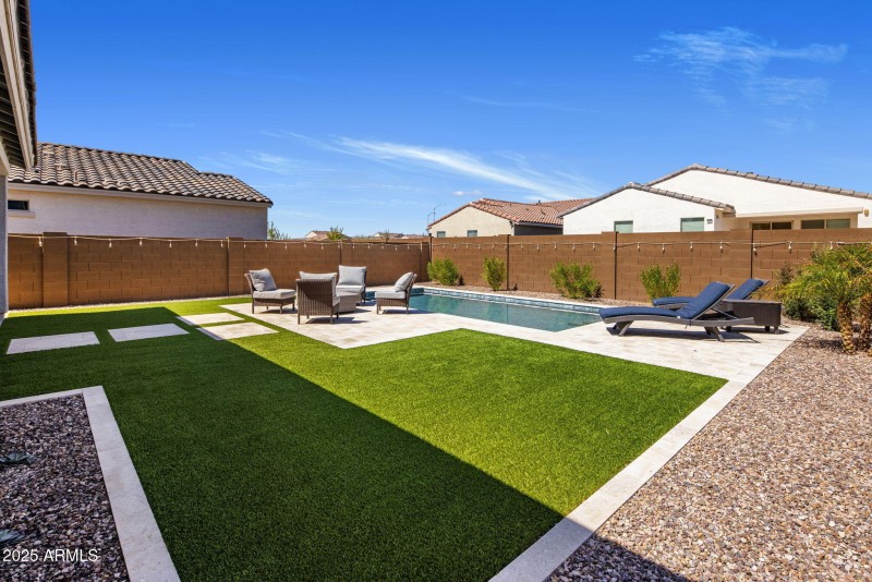 32-web-or-mls-D46A6808 copy