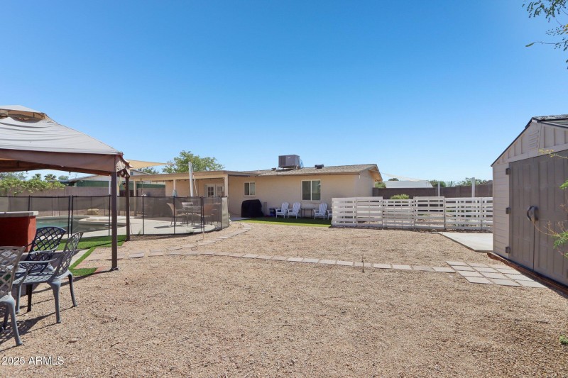 33-web-or-mls-E Duncan St-S2509-033
