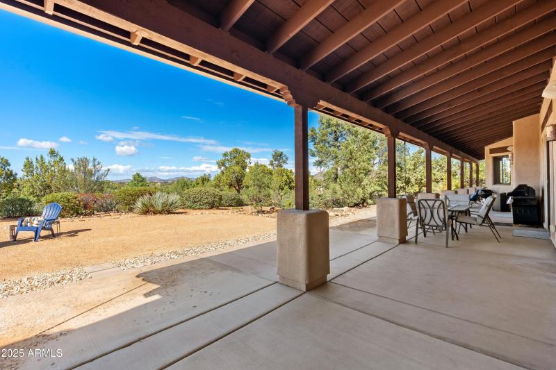 021_Backyard Covered Patio