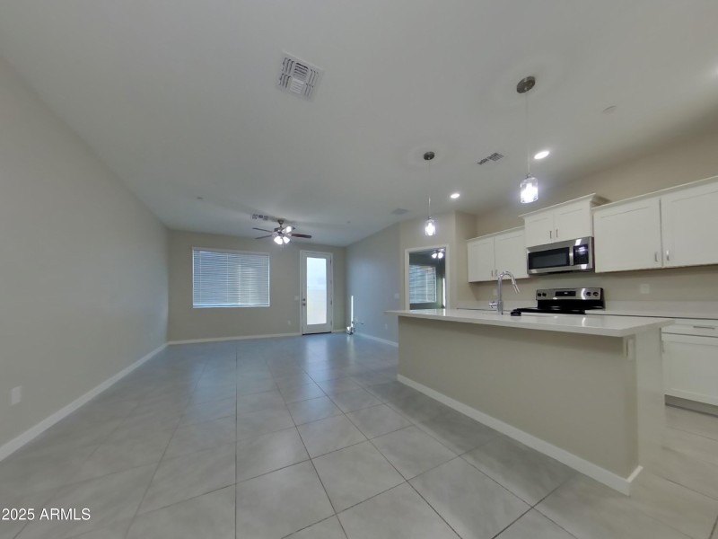 2_pc_AUtrzoNVaX_whcZEB5kZn_layout_0