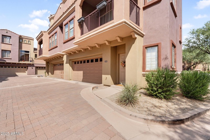 5-web-or-mls-3935 E Rough Rider Rd 1057