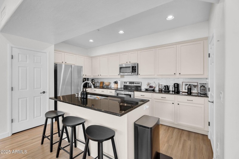 16-web-or-mls-3935 E Rough Rider Rd 1057